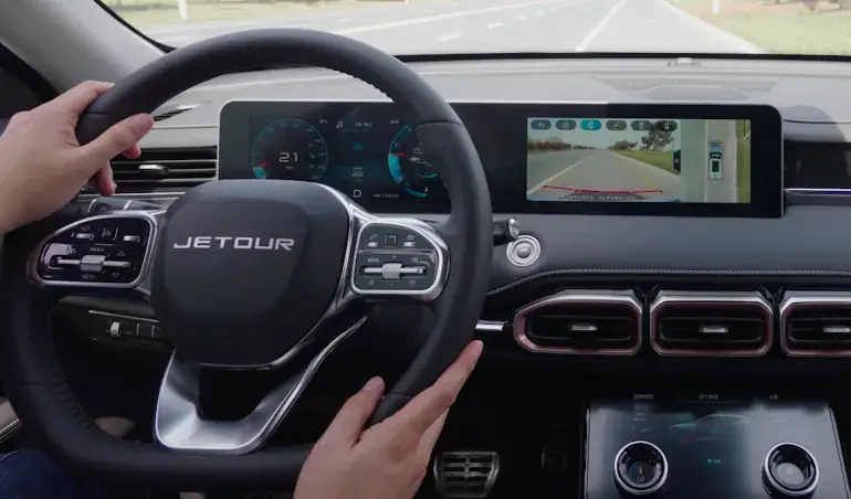 JETOUR X70 Plus — detalle de seguridad